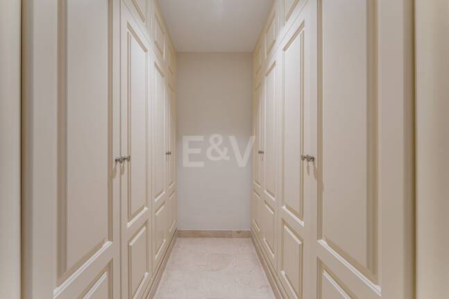 Elegante apartamento con jardín en una exclusiva comunidad cerrada