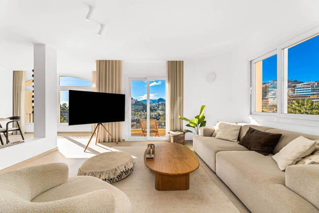 Elegante casa adosada con vistas panorámicas en comunidad cerrada