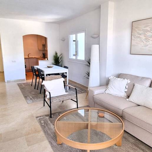 Newly renovated modern apartment on the Golden Mile – Walkable lifestyle and double garage