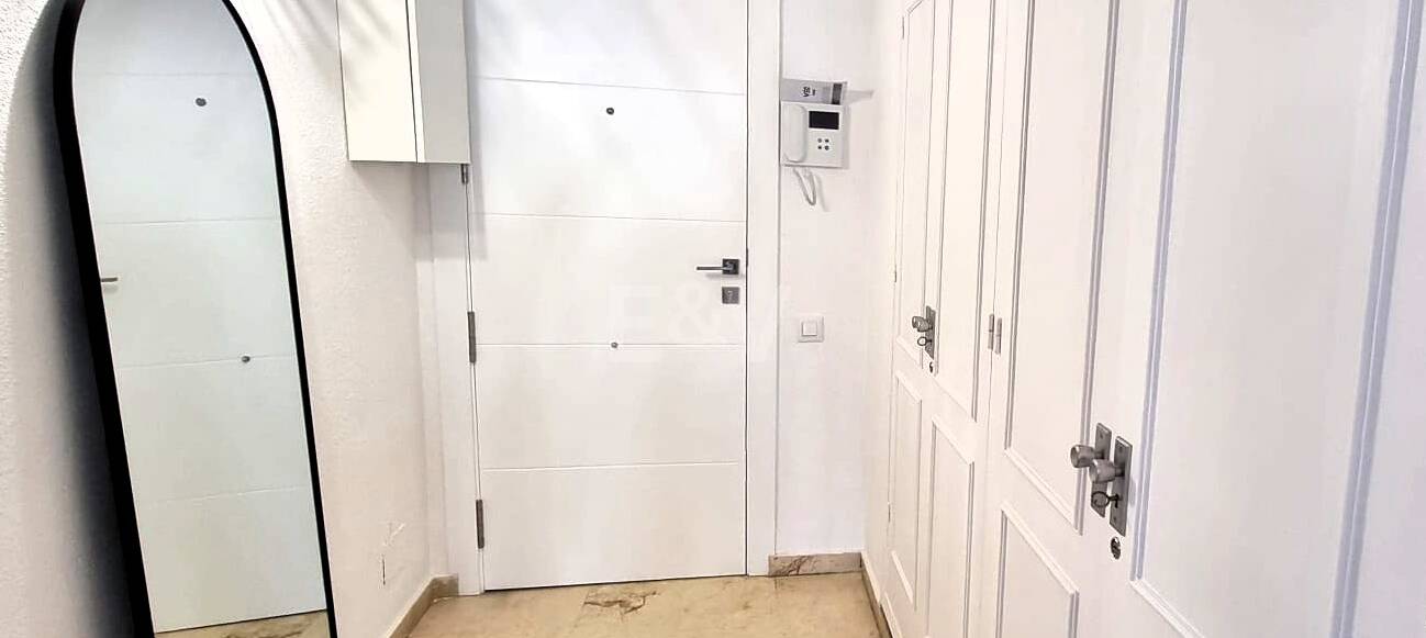 Newly renovated modern apartment on the Golden Mile – Walkable lifestyle and double garage