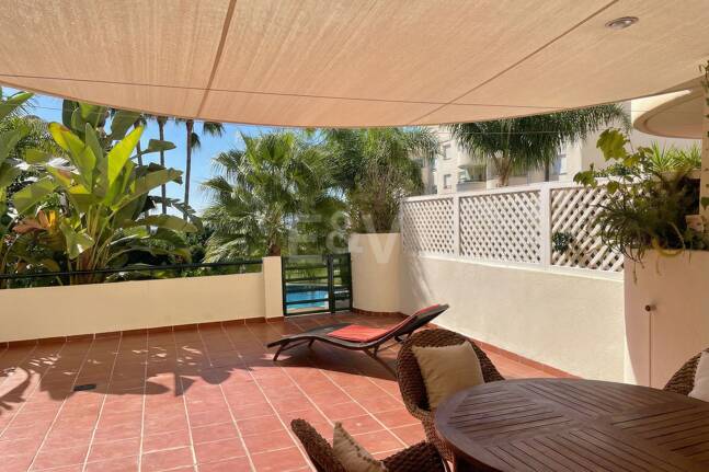 Spacious quality apartment with 3 bedrooms in the heart of the Golden Mile, walking distance to the beach and all services