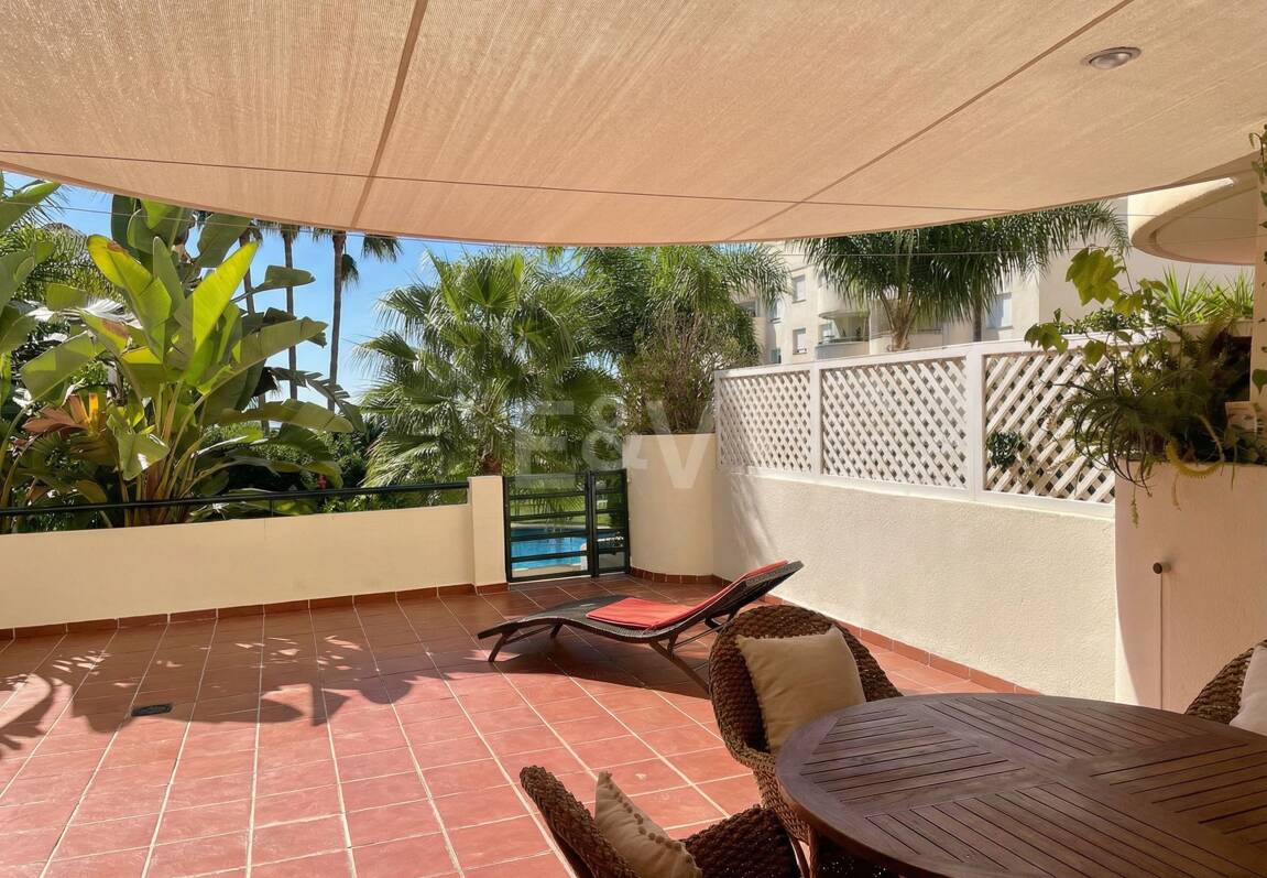 Spacious quality apartment with 3 bedrooms in the heart of the Golden Mile, walking distance to the beach and all services