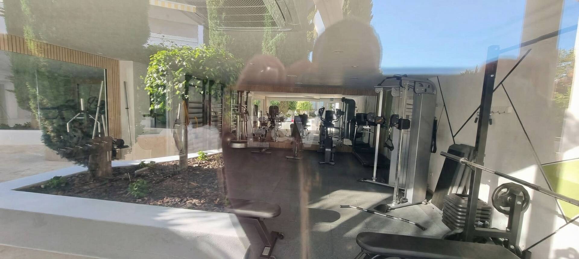 Spacious quality apartment with 3 bedrooms in the heart of the Golden Mile, walking distance to the beach and all services