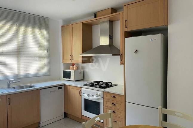 Spacious quality apartment with 3 bedrooms in the heart of the Golden Mile, walking distance to the beach and all services