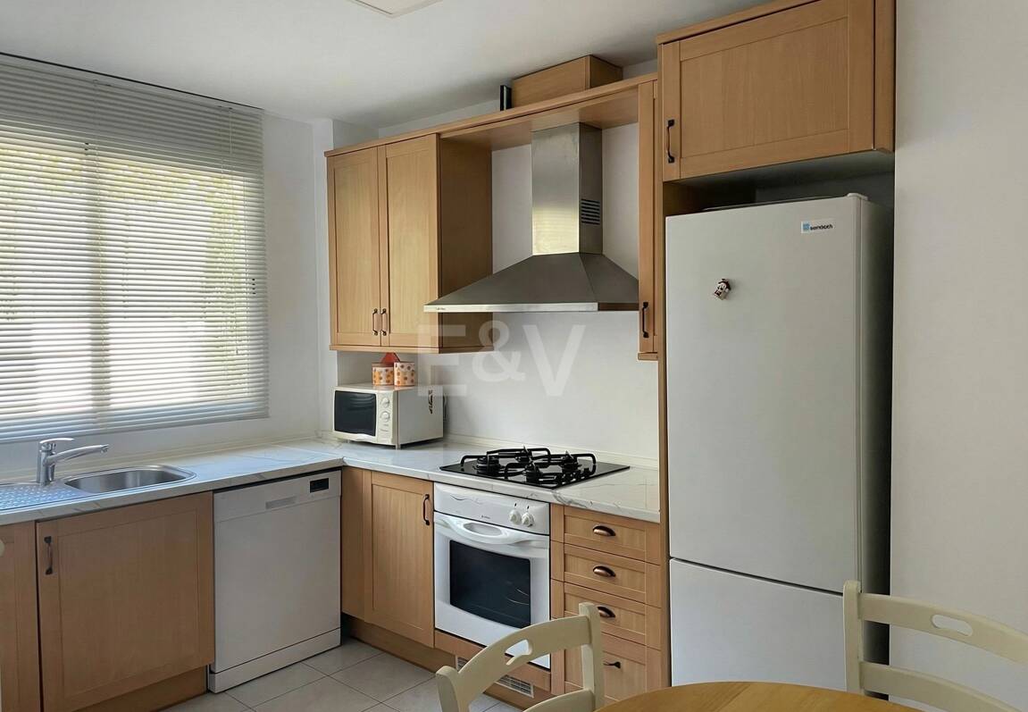 Spacious quality apartment with 3 bedrooms in the heart of the Golden Mile, walking distance to the beach and all services