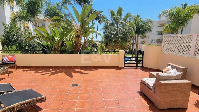 Spacious quality apartment with 3 bedrooms in the heart of the Golden Mile, walking distance to the beach and all services