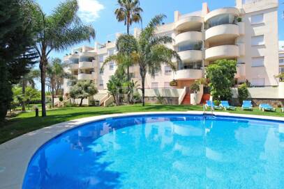 Spacious quality apartment with 3 bedrooms in the heart of the Golden Mile, walking distance to the beach and all services