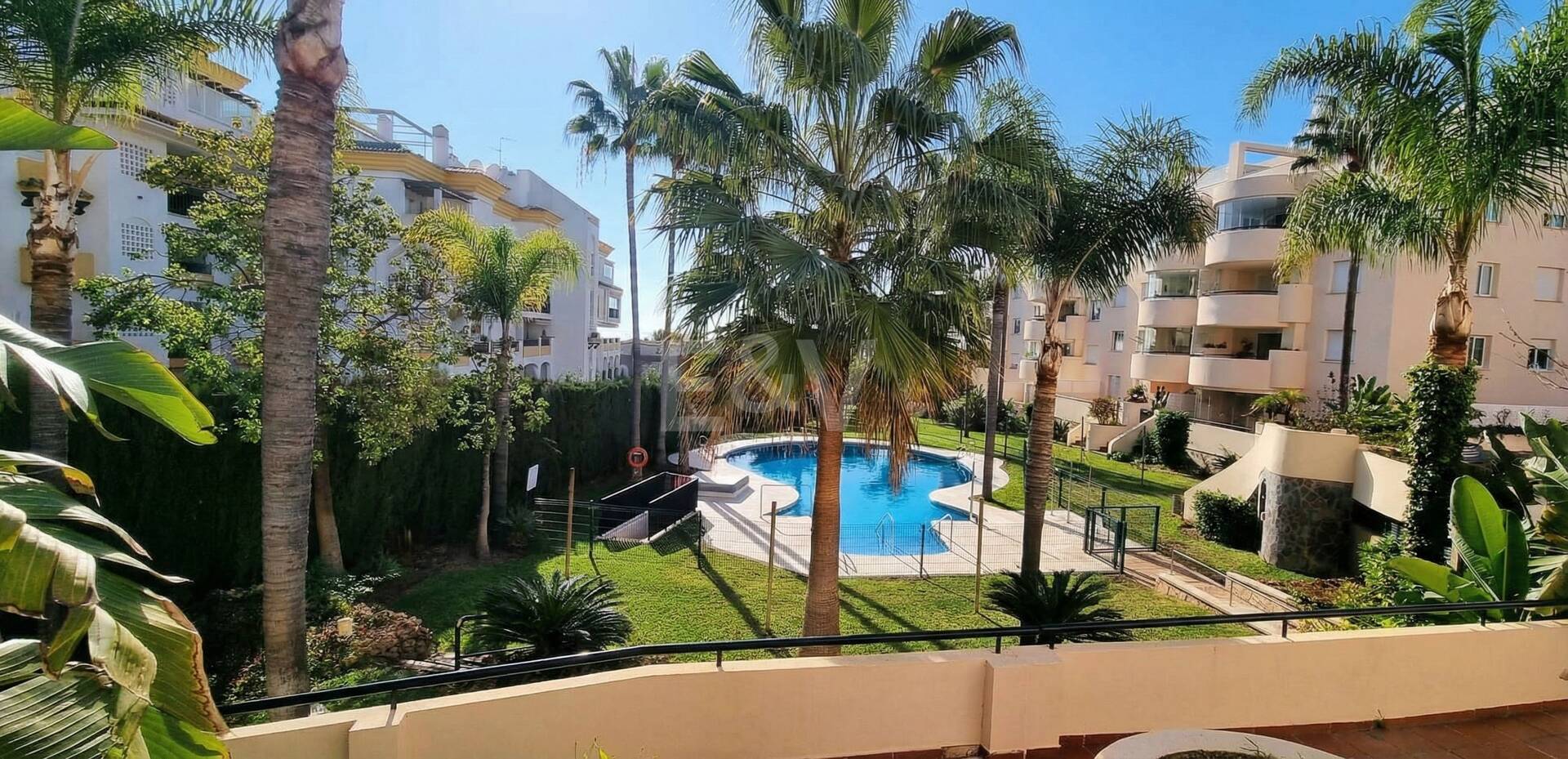 Spacious quality apartment with 3 bedrooms in the heart of the Golden Mile, walking distance to the beach and all services