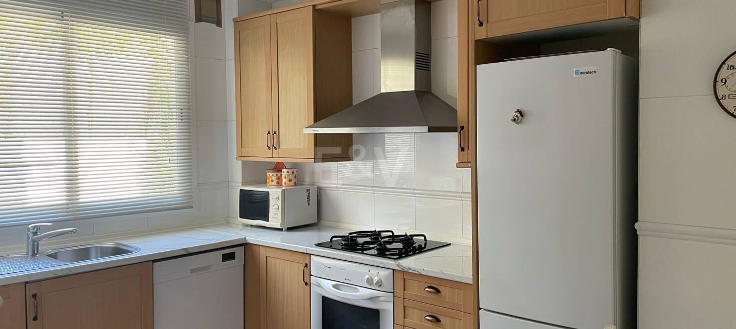 Geräumige Qualitätswohnung mit 3 Schlafzimmern an der Goldenen Meile, zu Fuß zum Strand und allen Dienstleistungen