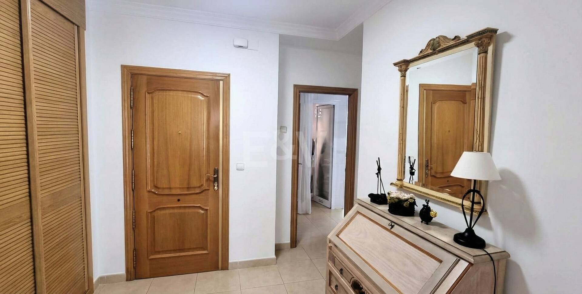 Spacious quality apartment with 3 bedrooms in the heart of the Golden Mile, walking distance to the beach and all services