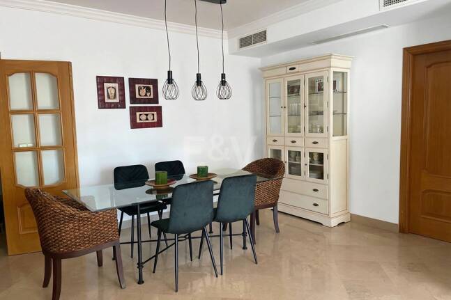 Spacious quality apartment with 3 bedrooms in the heart of the Golden Mile, walking distance to the beach and all services