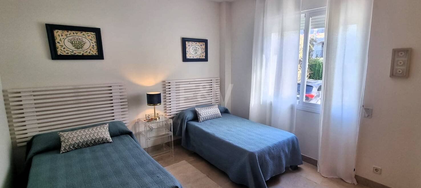 Geräumige Qualitätswohnung mit 3 Schlafzimmern an der Goldenen Meile, zu Fuß zum Strand und allen Dienstleistungen