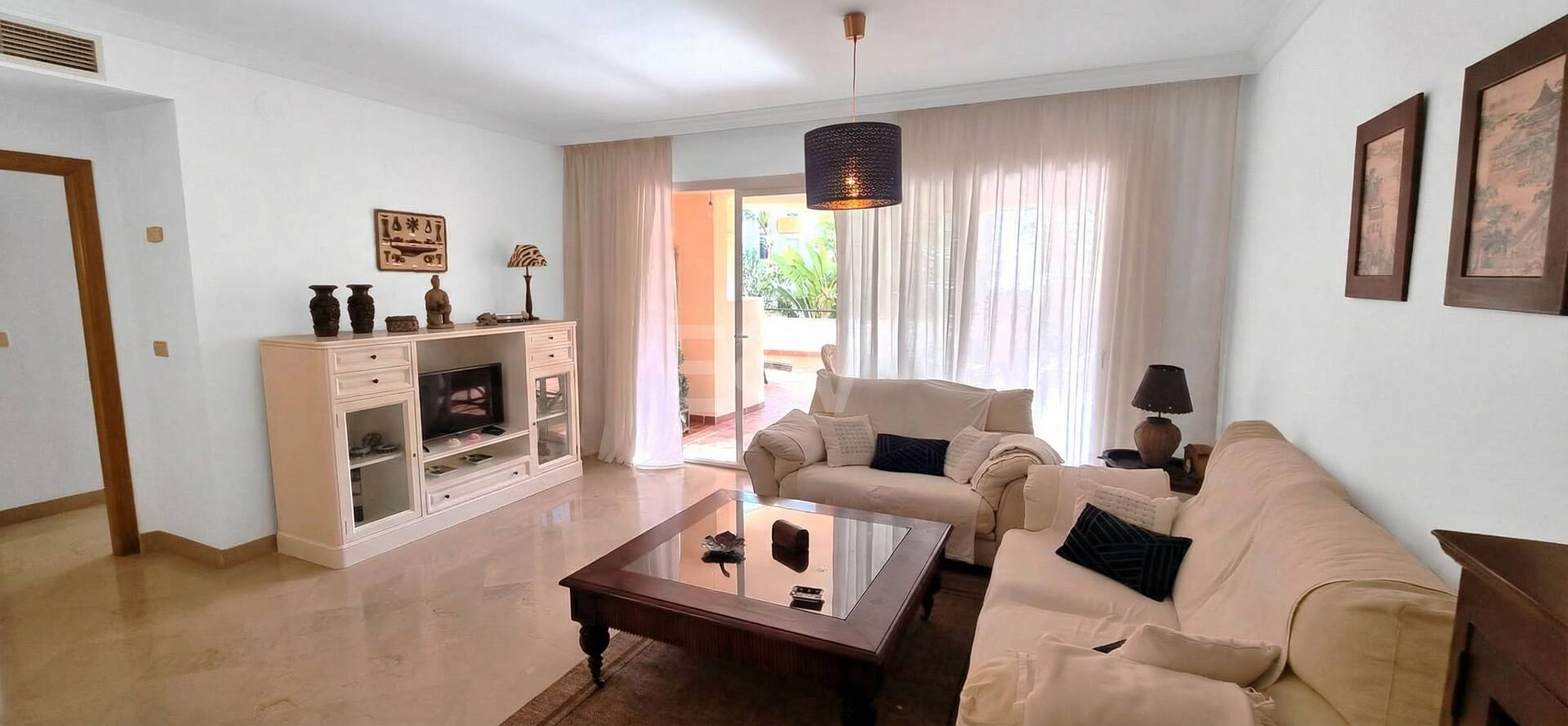 Spacious quality apartment with 3 bedrooms in the heart of the Golden Mile, walking distance to the beach and all services