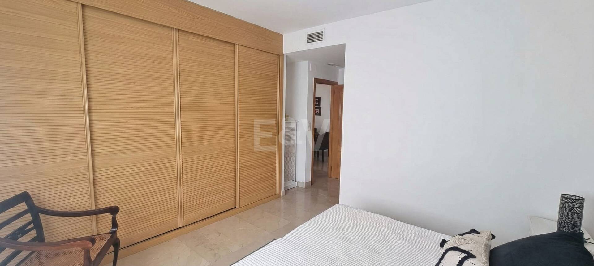 Spacious quality apartment with 3 bedrooms in the heart of the Golden Mile, walking distance to the beach and all services