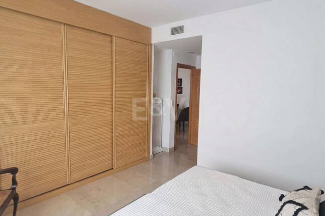 Spacious quality apartment with 3 bedrooms in the heart of the Golden Mile, walking distance to the beach and all services