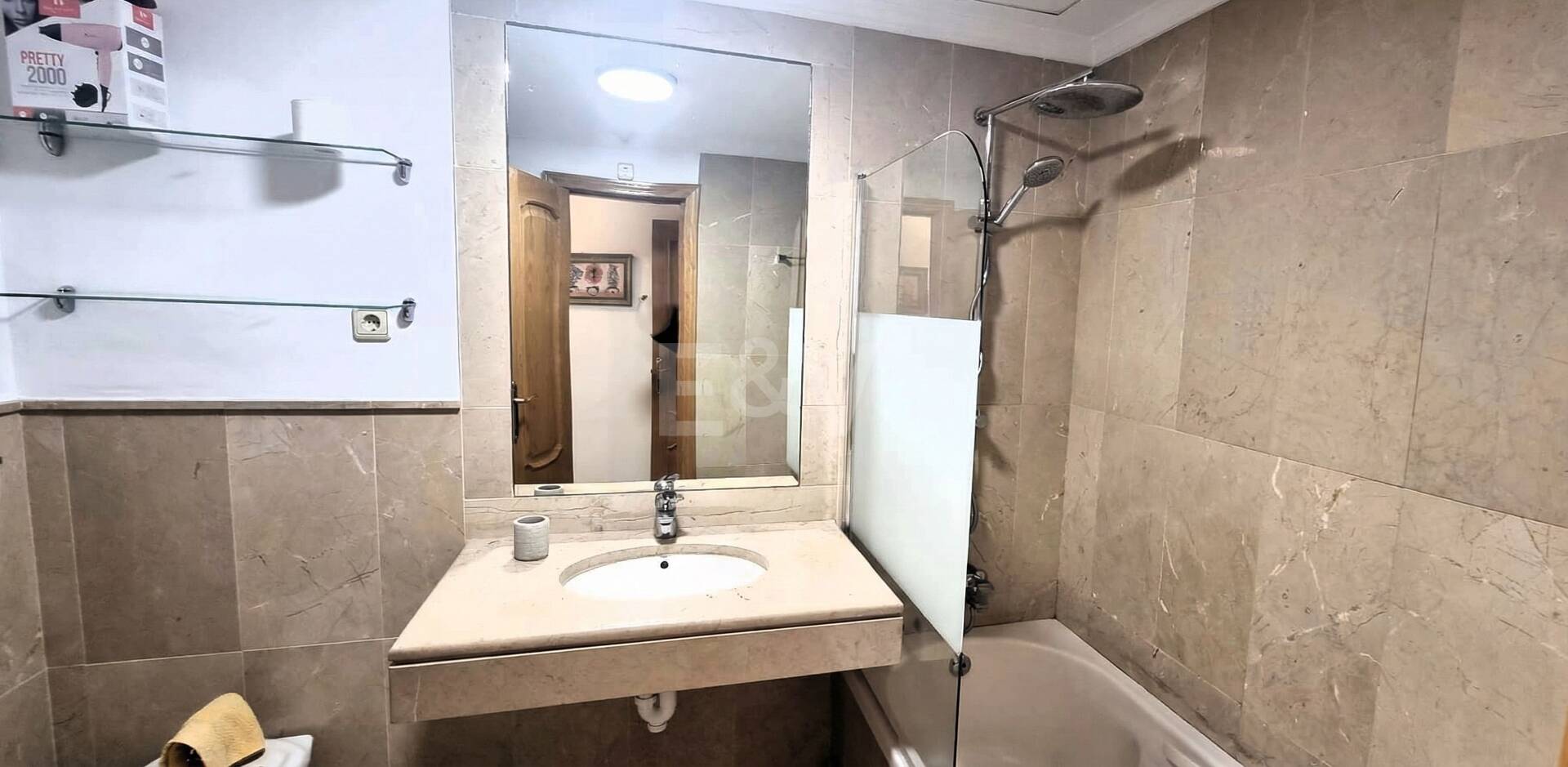 Spacious quality apartment with 3 bedrooms in the heart of the Golden Mile, walking distance to the beach and all services