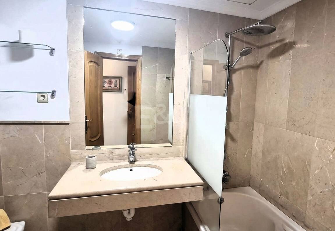 Spacious quality apartment with 3 bedrooms in the heart of the Golden Mile, walking distance to the beach and all services