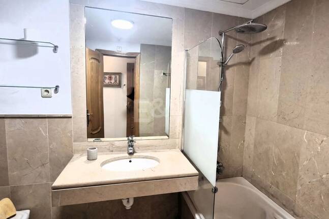 Spacious quality apartment with 3 bedrooms in the heart of the Golden Mile, walking distance to the beach and all services