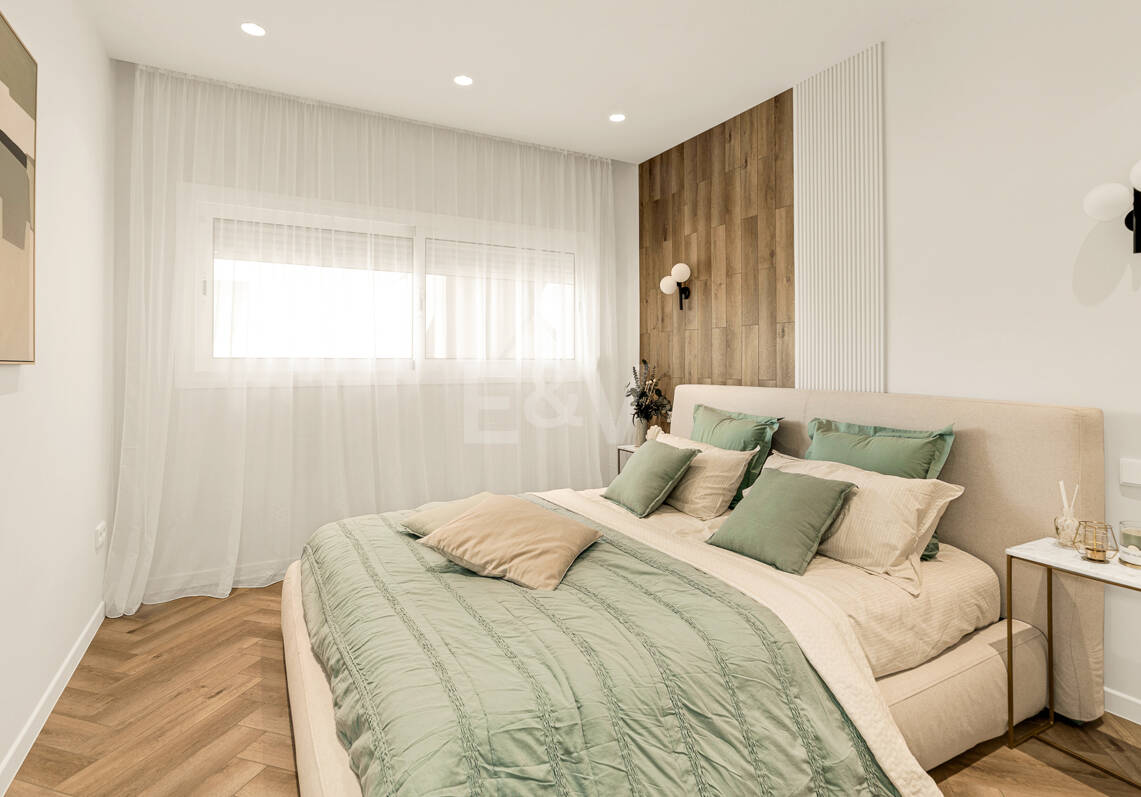 Chic Garden Apartment with Privacy in Las Brisas next to Los Naranjos Golf