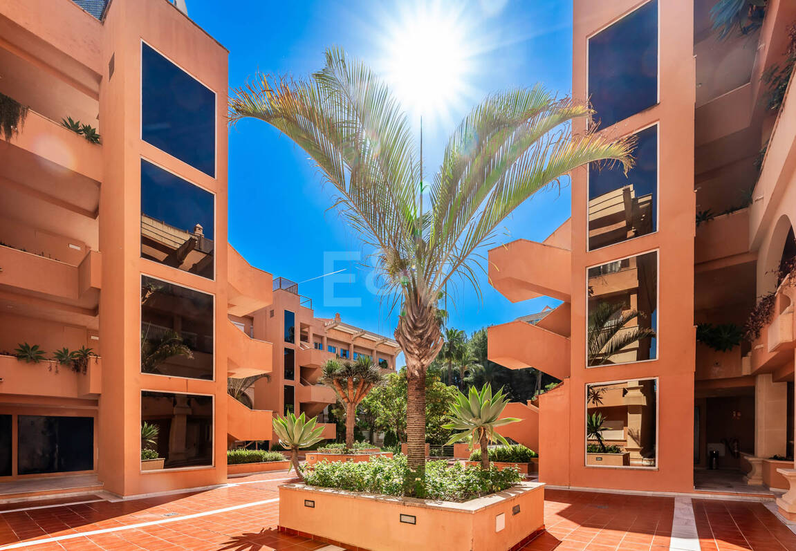 Hermoso apartamento con jardin privado junto a Los Naranjos Golf