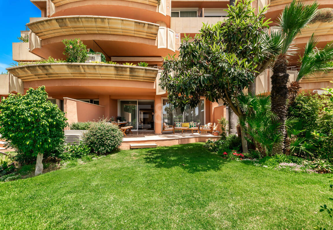 Hermoso apartamento con jardin privado junto a Los Naranjos Golf