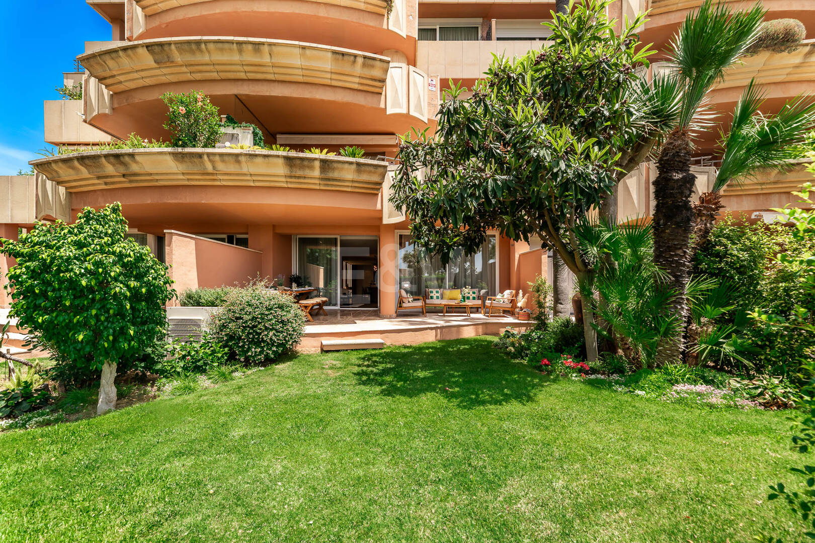 Hermoso apartamento con jardin privado junto a Los Naranjos Golf