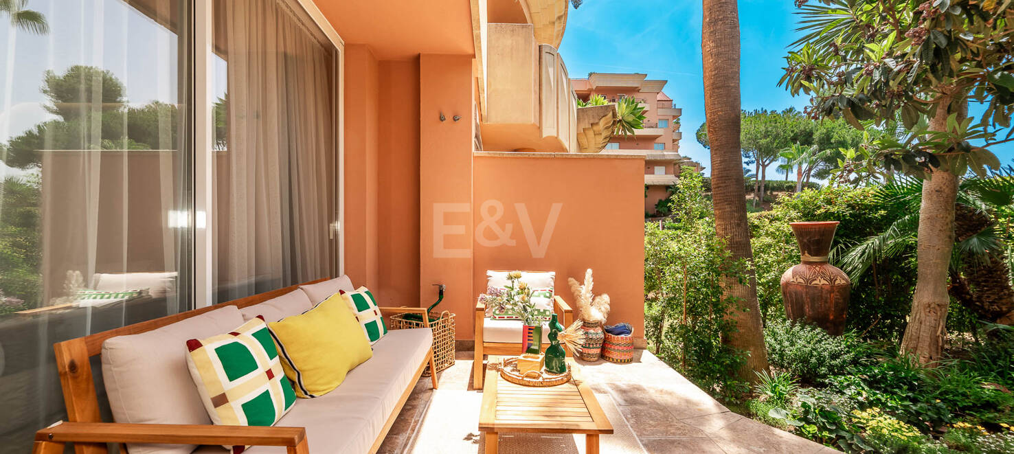 Chic Garden Apartment with Privacy next to Los Naranjos Golf