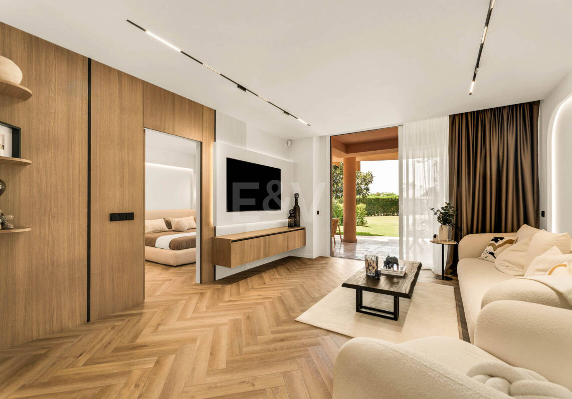 Chic Garden Apartment with Privacy in Las Brisas next to Los Naranjos Golf