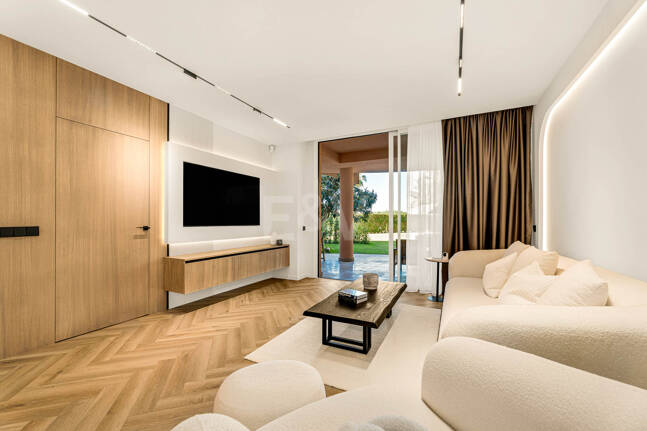 Hermoso apartamento con jardin privado junto a Los Naranjos Golf