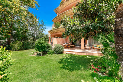 Hermoso apartamento con jardin privado junto a Los Naranjos Golf