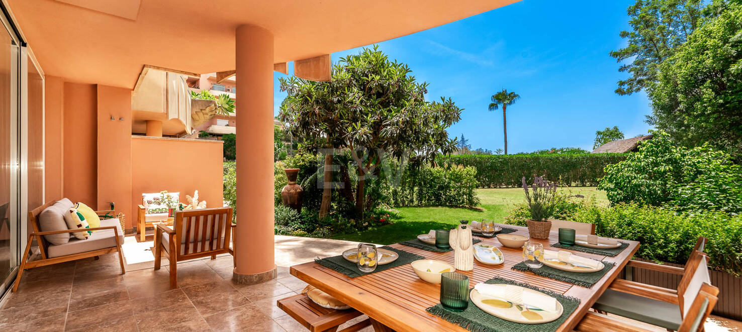 Chic Garden Apartment with Privacy next to Los Naranjos Golf