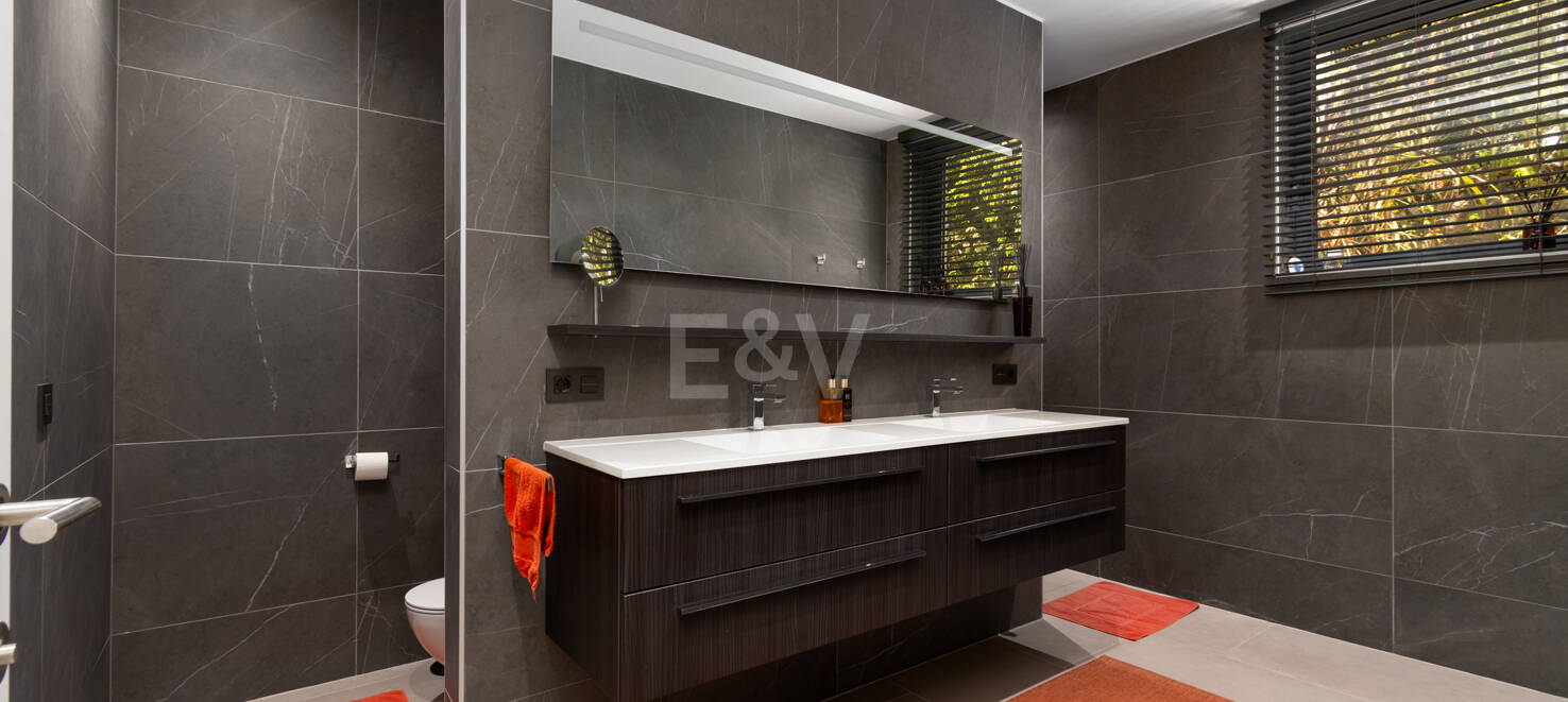 Luxury Villa in Frontline Golf