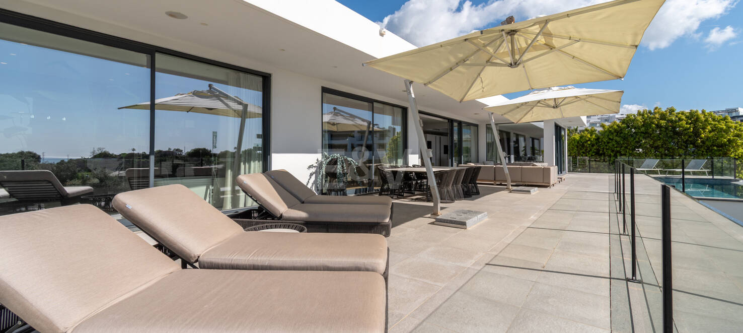 Luxury Villa in Frontline Golf