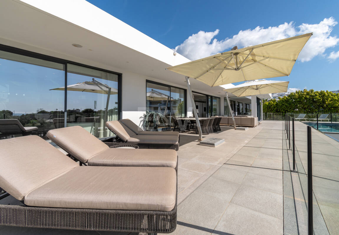 Impressive Villa on the Golf Frontline with Panoramic Views