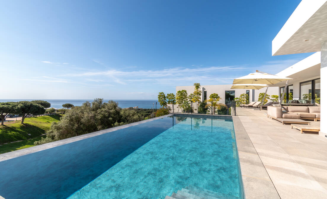 Luxusvilla in erster Golfreihe