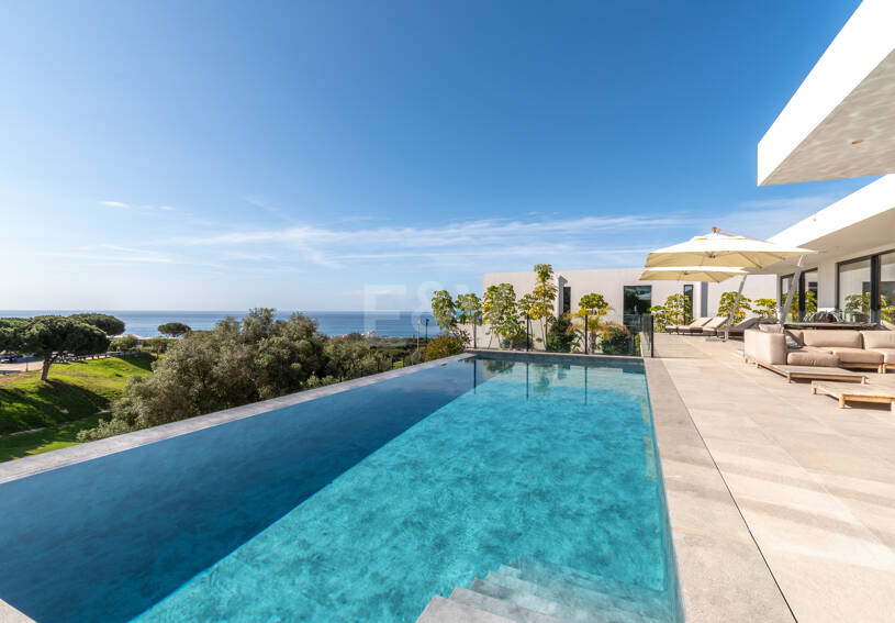 Impressive Villa on the Golf Frontline with Panoramic Views