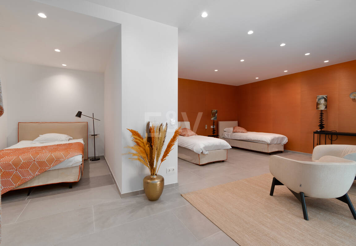 Impressive Villa on the Golf Frontline with Panoramic Views