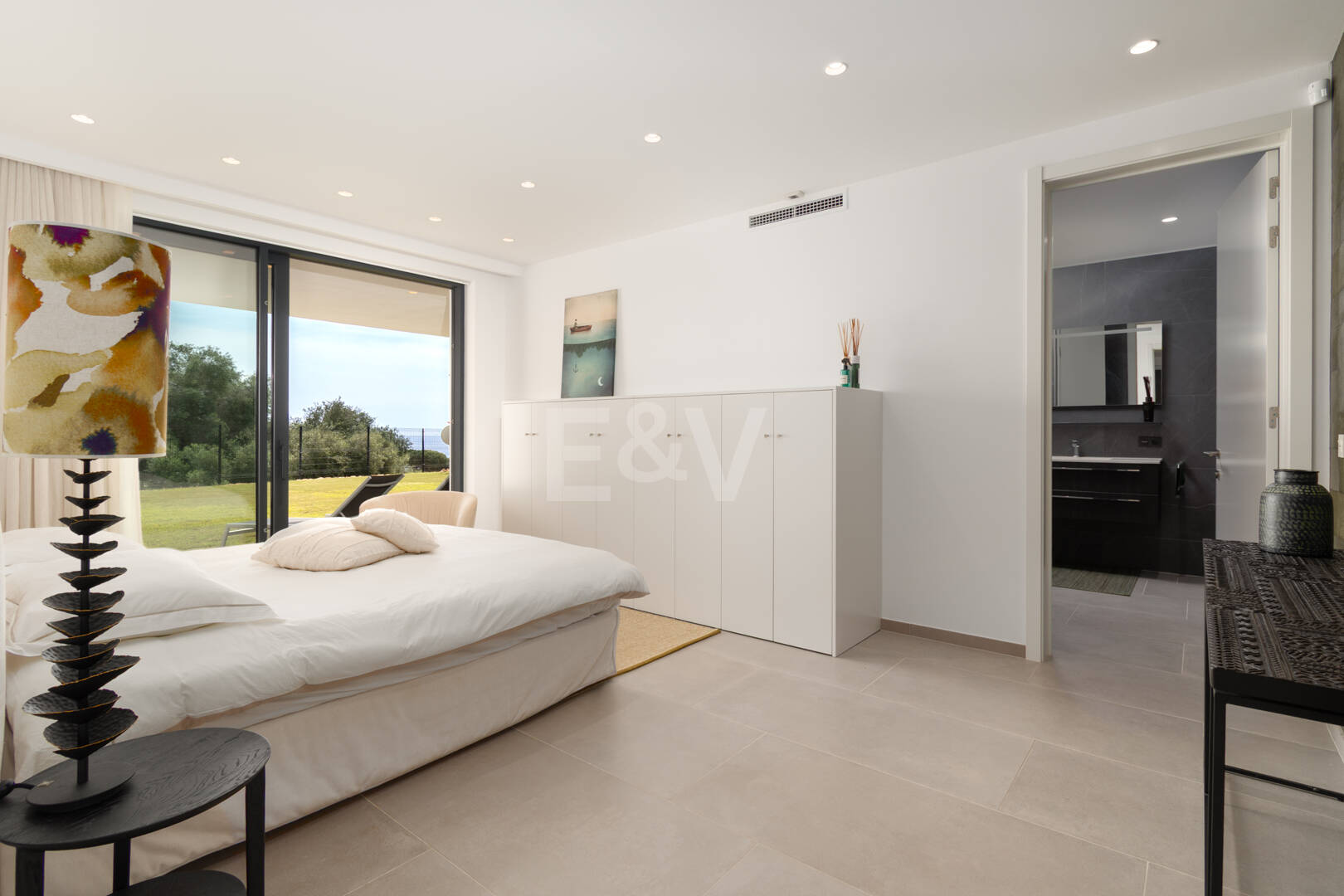 Impressive Villa on the Golf Frontline with Panoramic Views