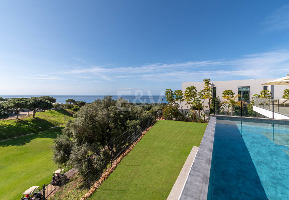 Impressive Villa on the Golf Frontline with Panoramic Views