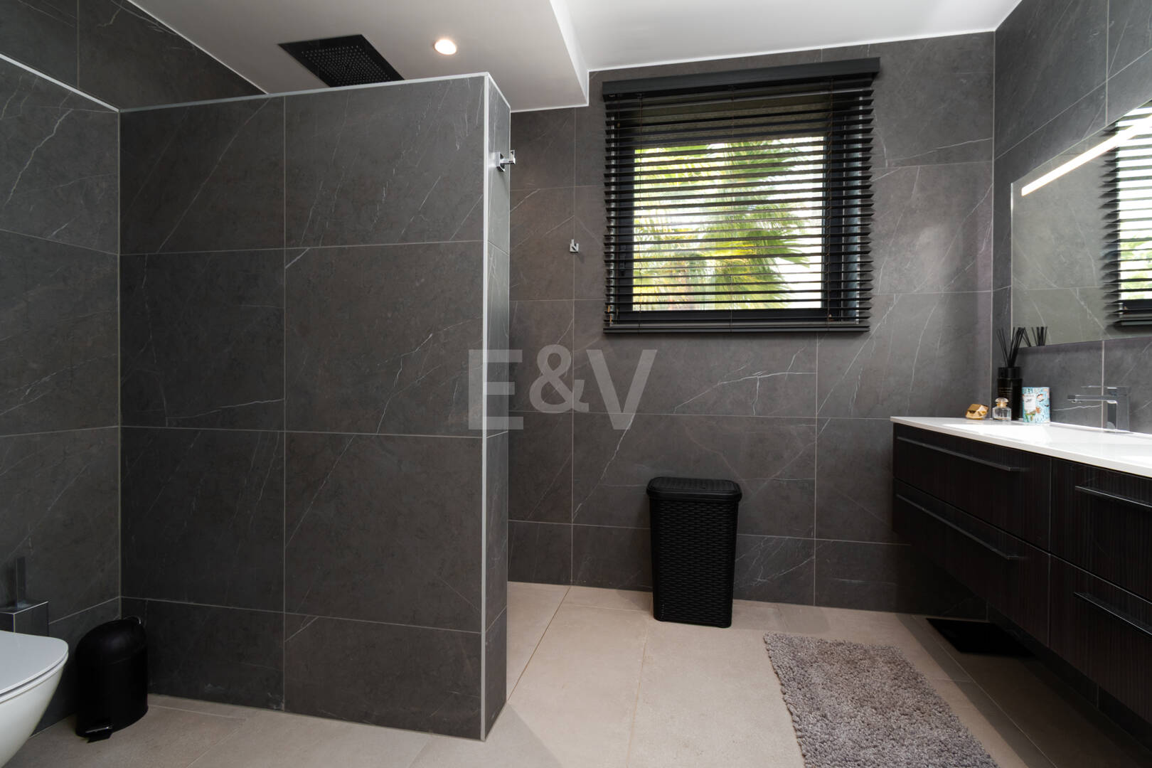 Impressive Villa on the Golf Frontline with Panoramic Views