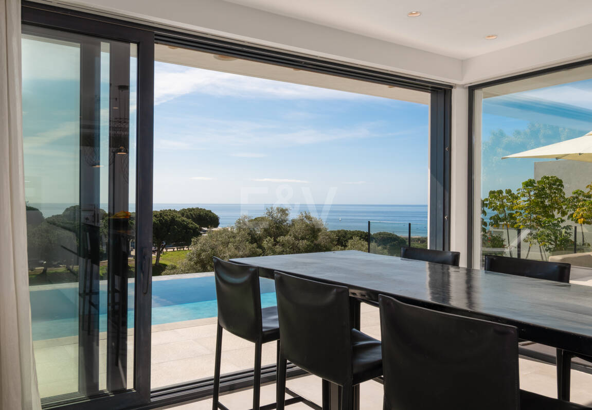 Impressive Villa on the Golf Frontline with Panoramic Views