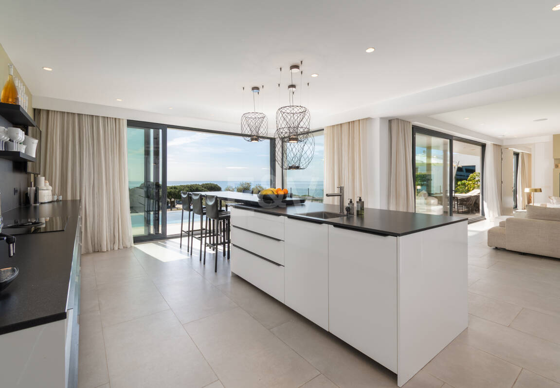 Impressive Villa on the Golf Frontline with Panoramic Views