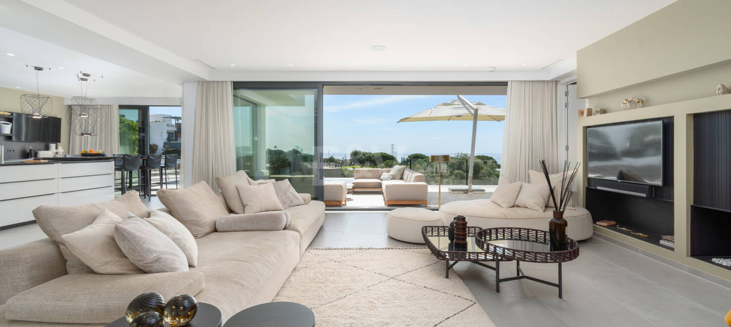 Luxury Villa in Frontline Golf