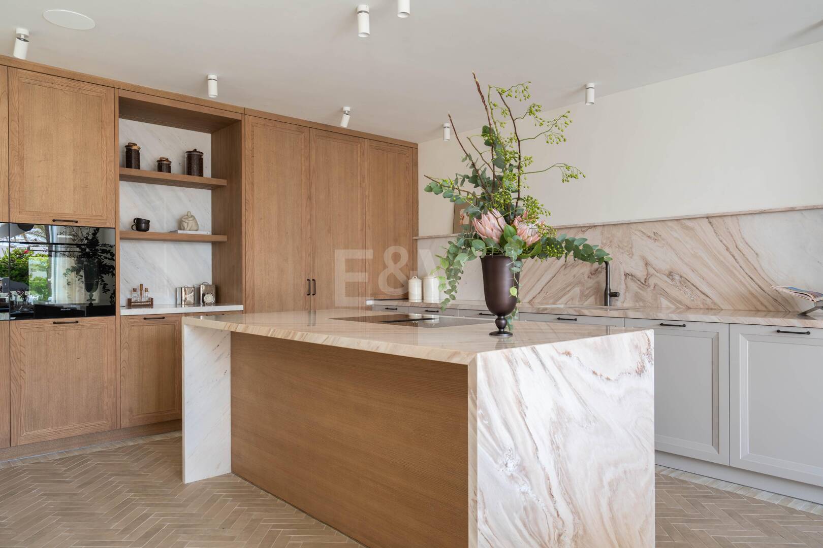 Beachfront Elegance on Marbella’s Golden Mile