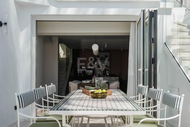 Beachfront Elegance on Marbella’s Golden Mile