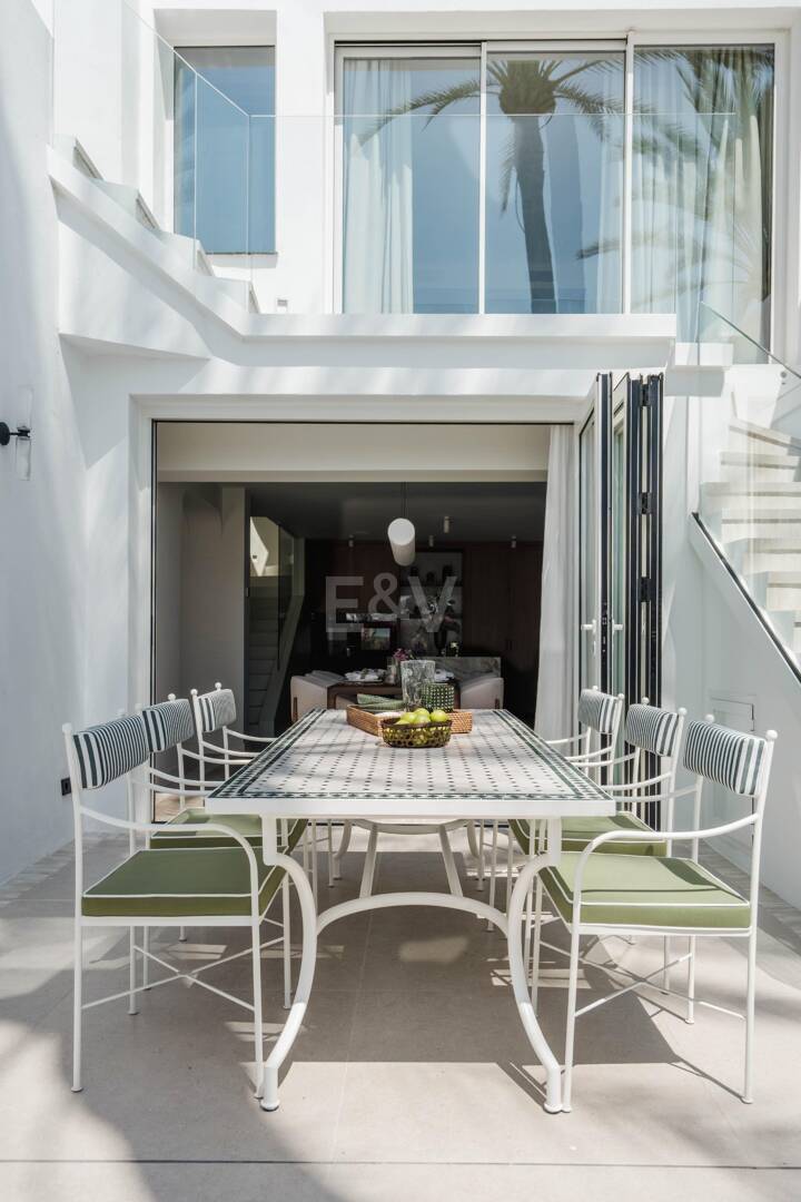 Beachfront Elegance on Marbella’s Golden Mile