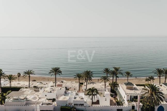 Strandnahe Eleganz an der Goldenen Meile von Marbella