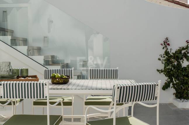 Beachfront Elegance on Marbella’s Golden Mile