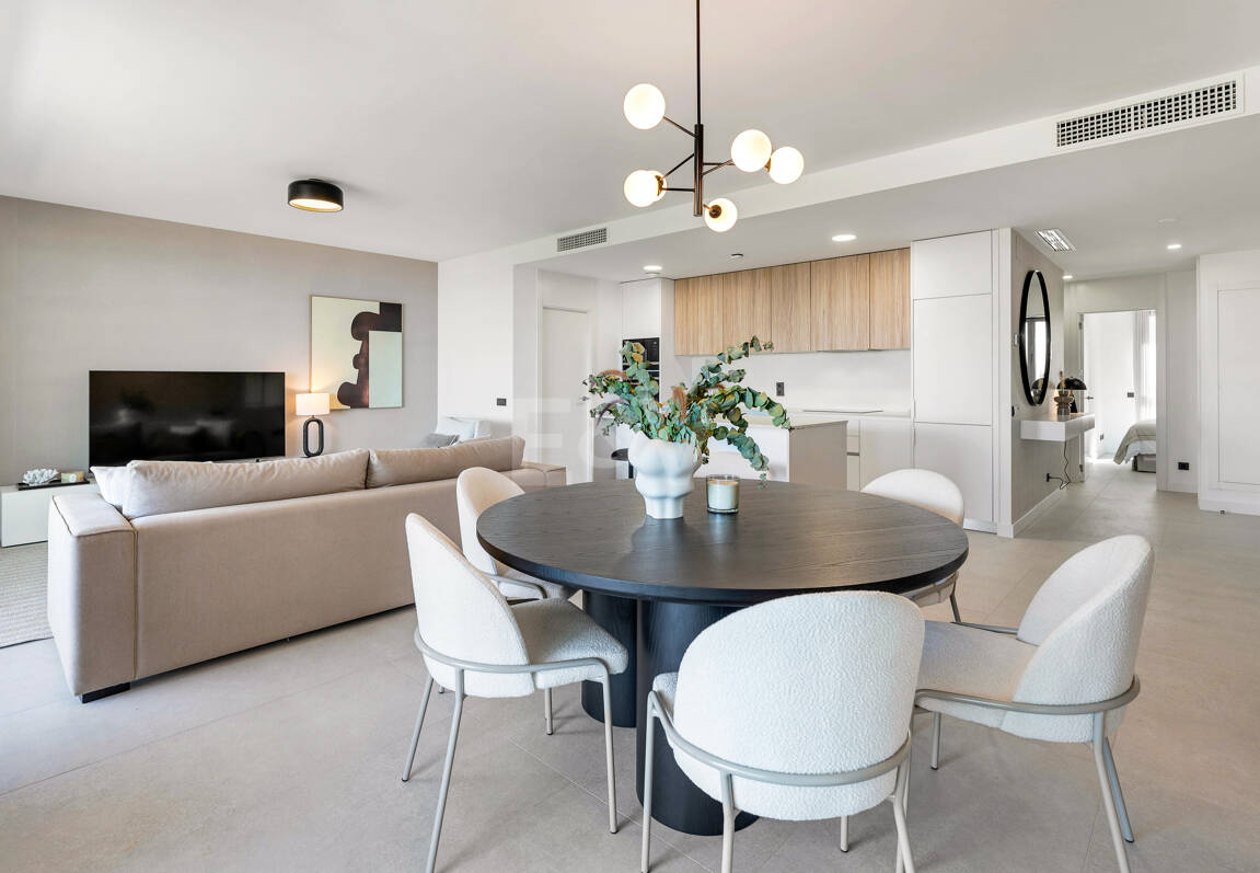 Apartamento de 3 habitaciones a estrenar en Medblue, Altos de Los Monteros con impresionantes vistas al mar