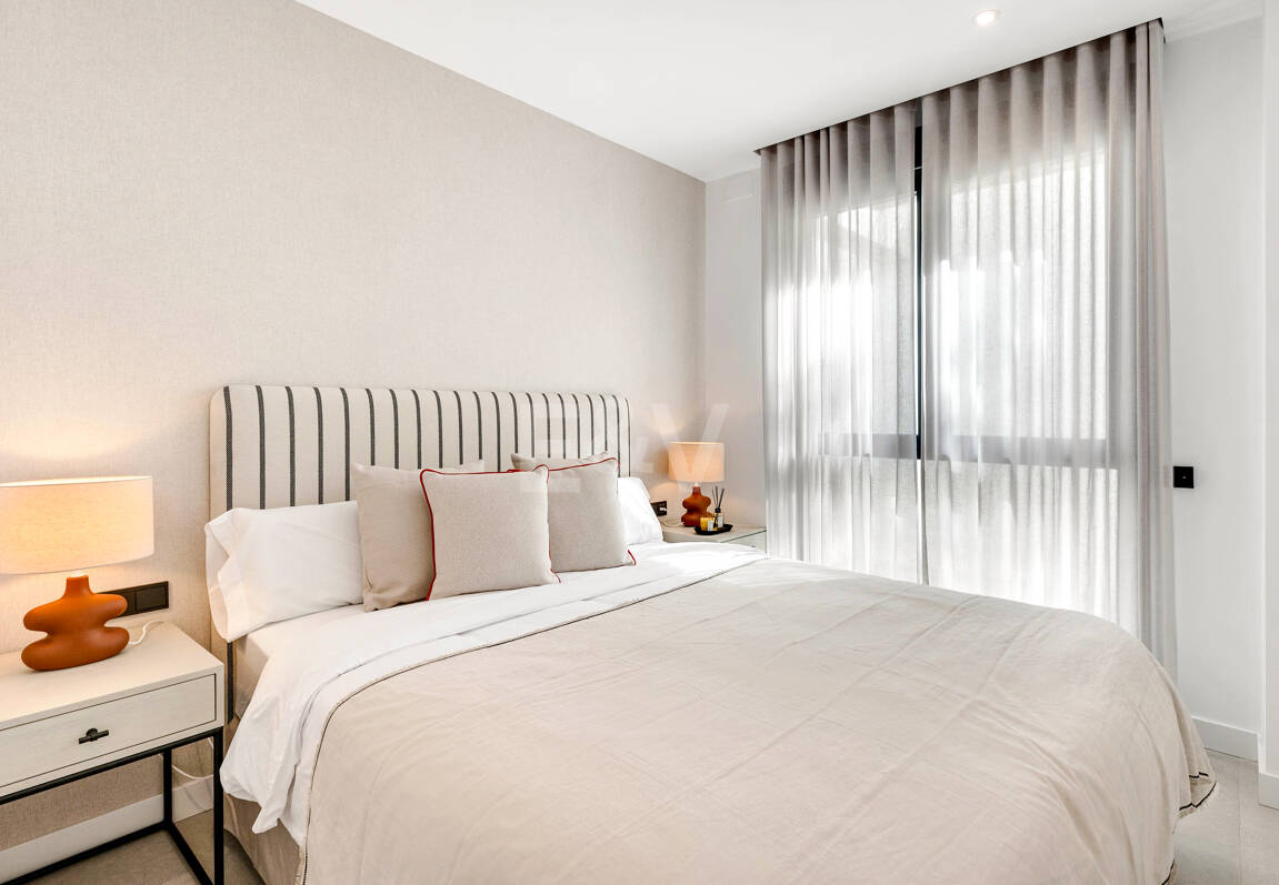 Apartamento de 3 habitaciones a estrenar en Medblue, Altos de Los Monteros con impresionantes vistas al mar